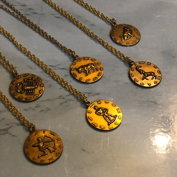✨3/$30✨Zodiac Pendant on chain - Picture 4 of 11